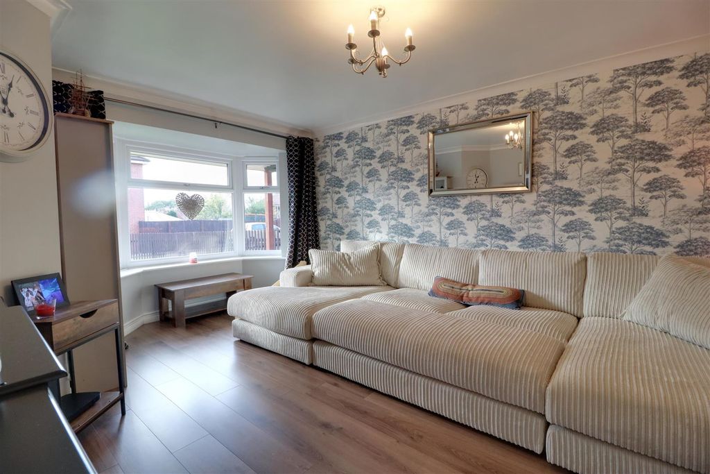 Property photo 2 of 35 Img_4660-Img_4662.Jpg