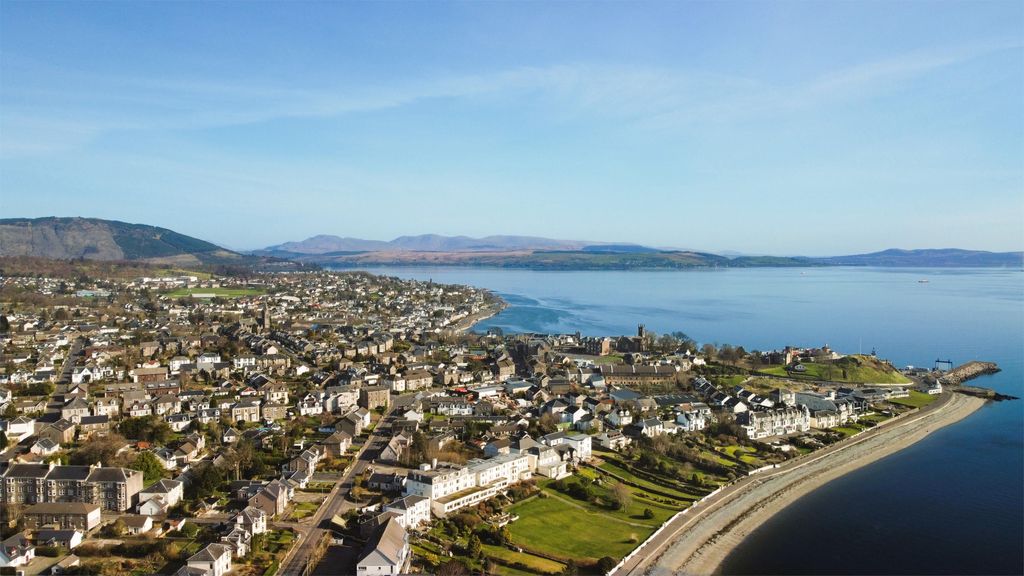 Property photo 1 of 12