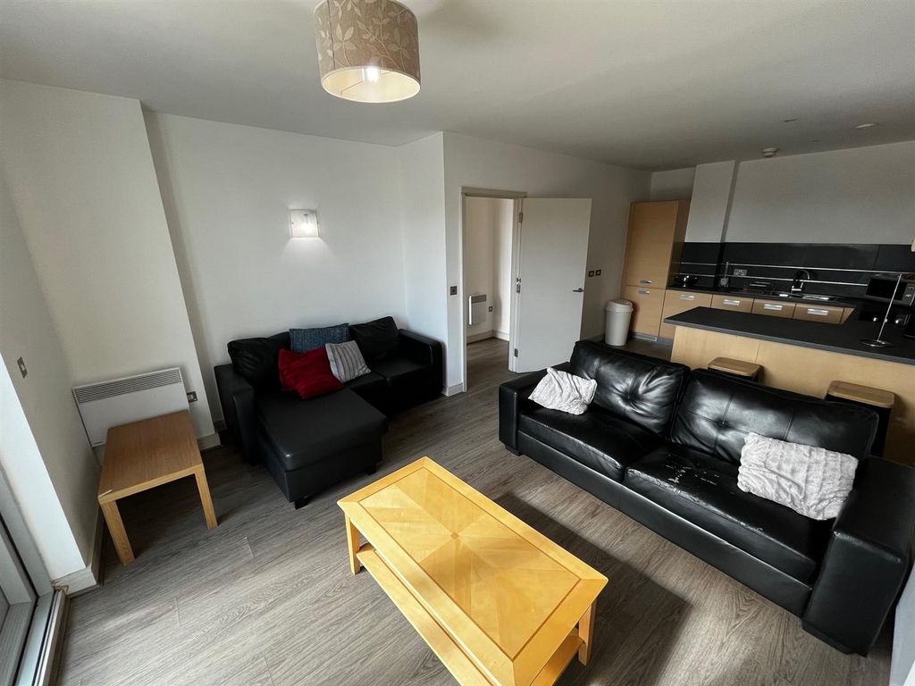 Property photo 2 of 13