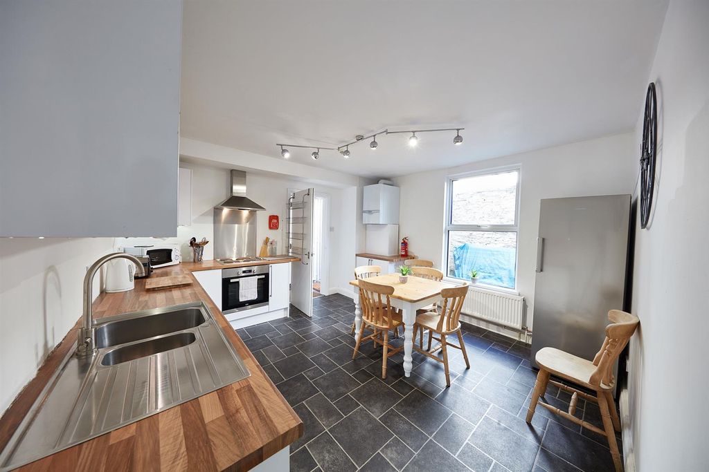 Property photo 3 of 13 Kitchen/Diner