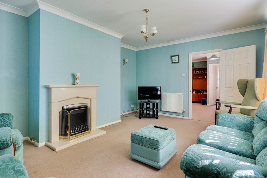 Property photo 2 of 17 Img12