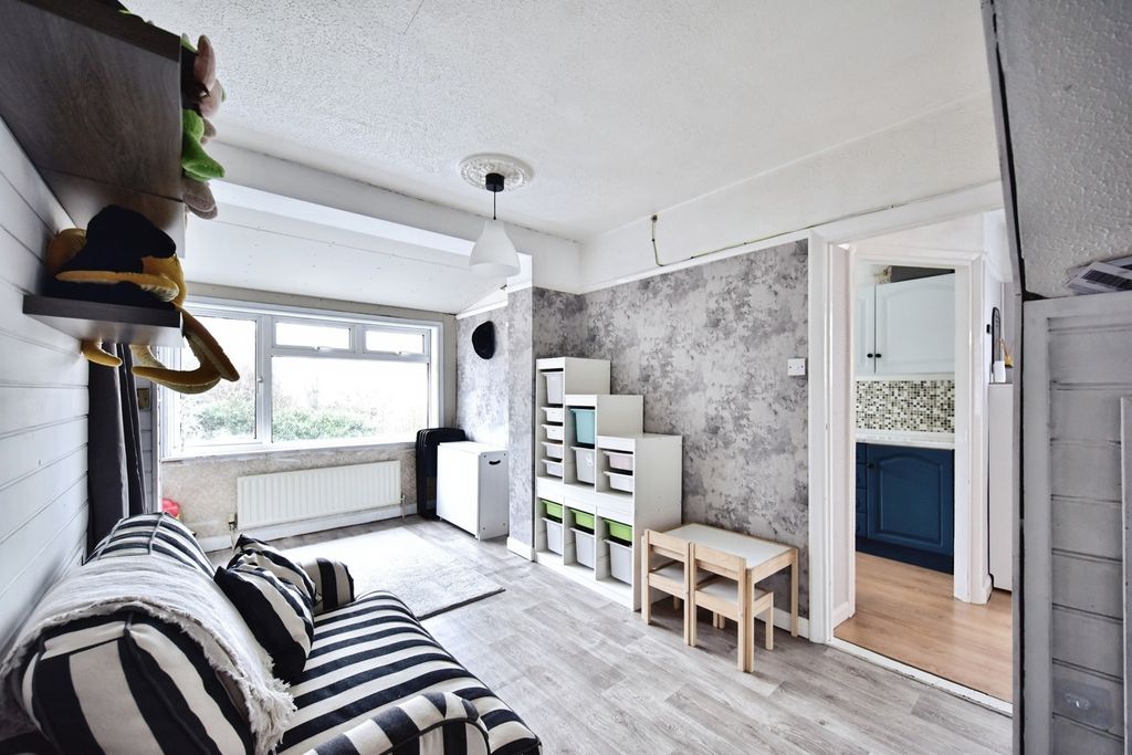 Property photo 3 of 20 Pbox-Img.Jpg