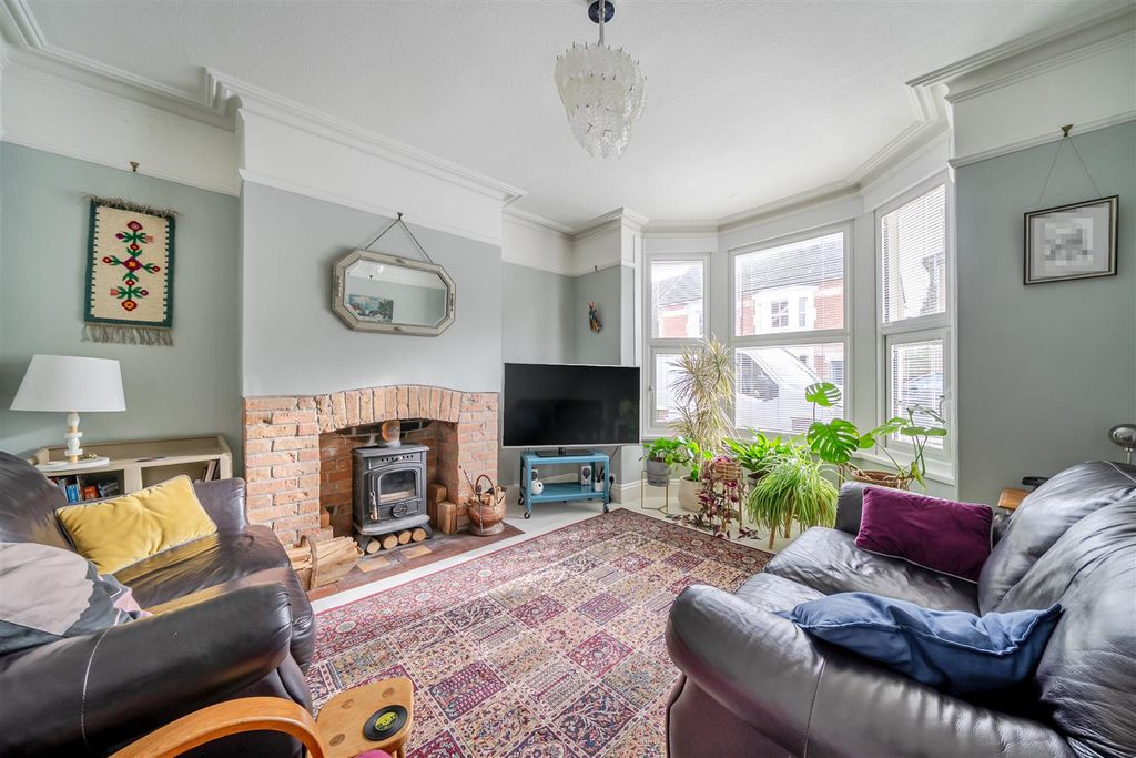 Property photo 2 of 18 Sitting Room