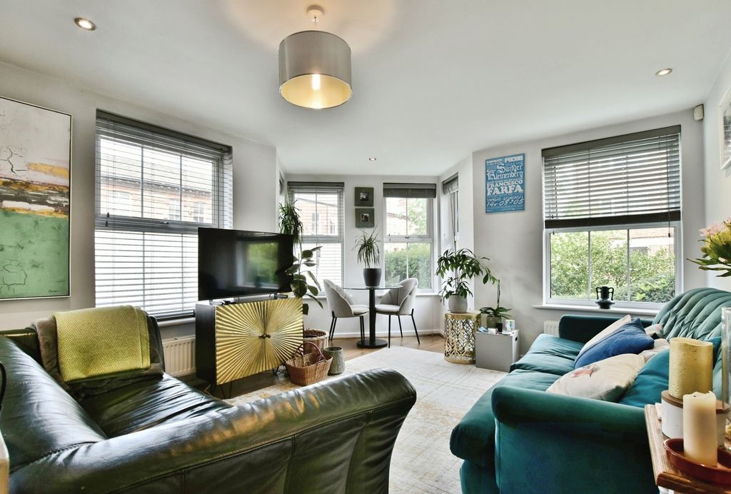 Property photo 2 of 17 Pbox-Img.Jpg