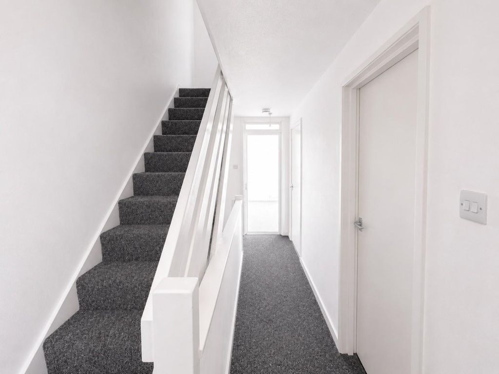 Property photo 2 of 15 Pw6.Jpg