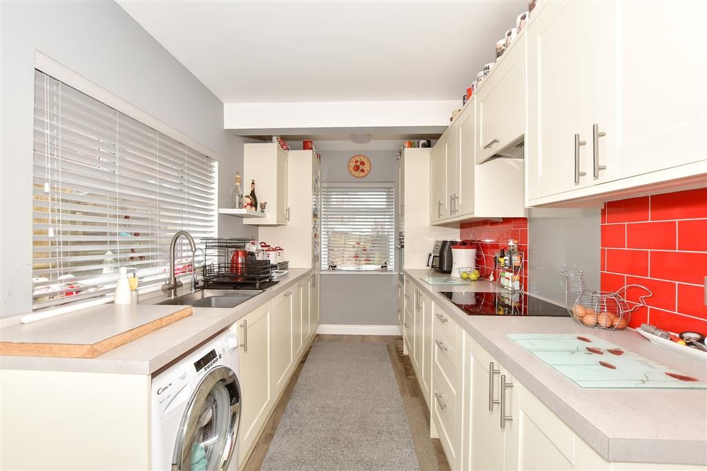 Property photo 3 of 5 Kitchen