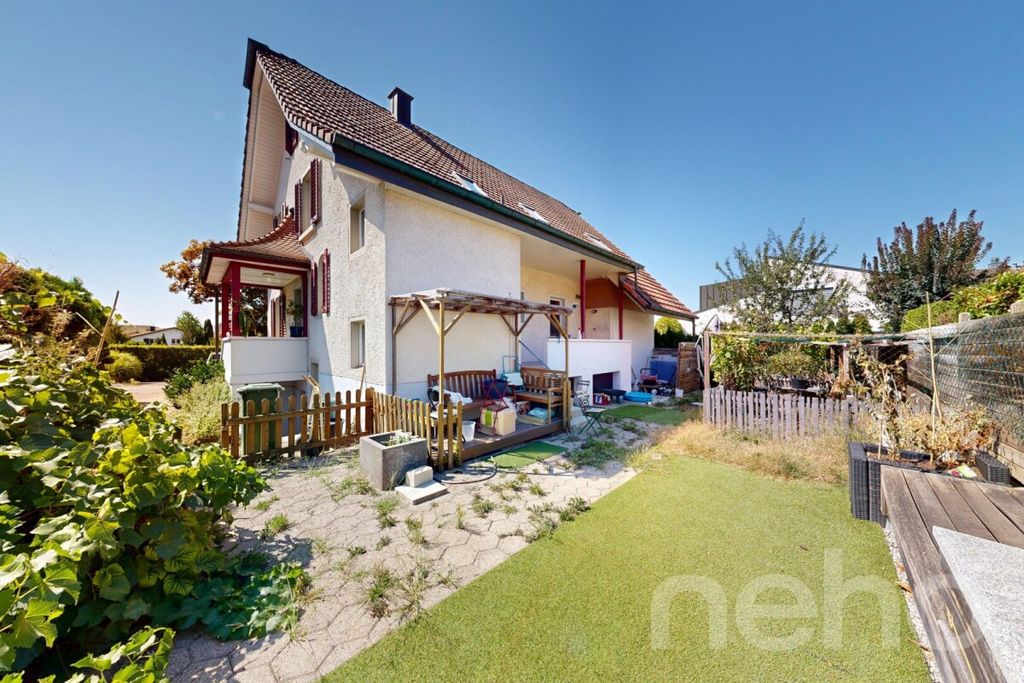 Property photo 3 of 12
