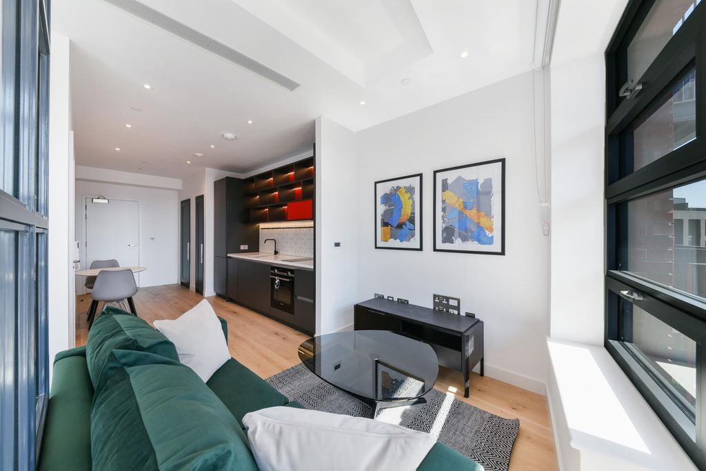 Property photo 1 of 12