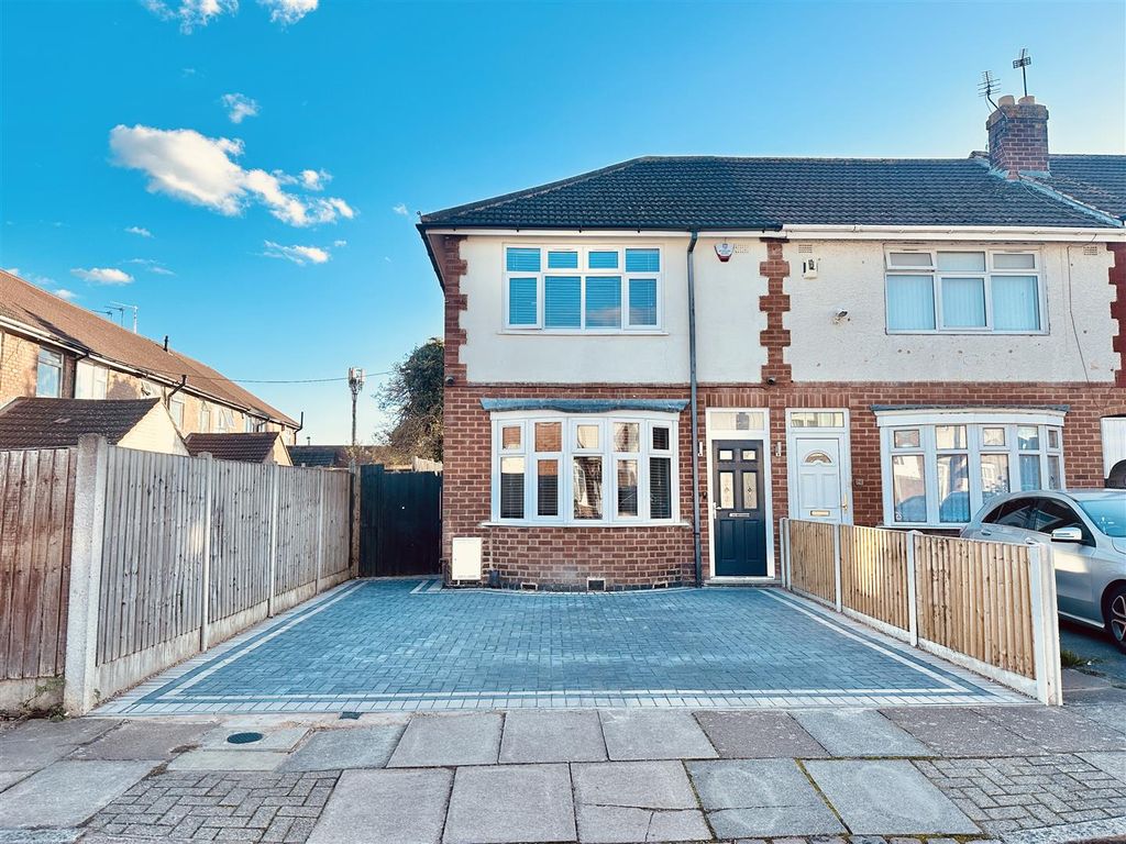 Property photo 1 of 15 Outside