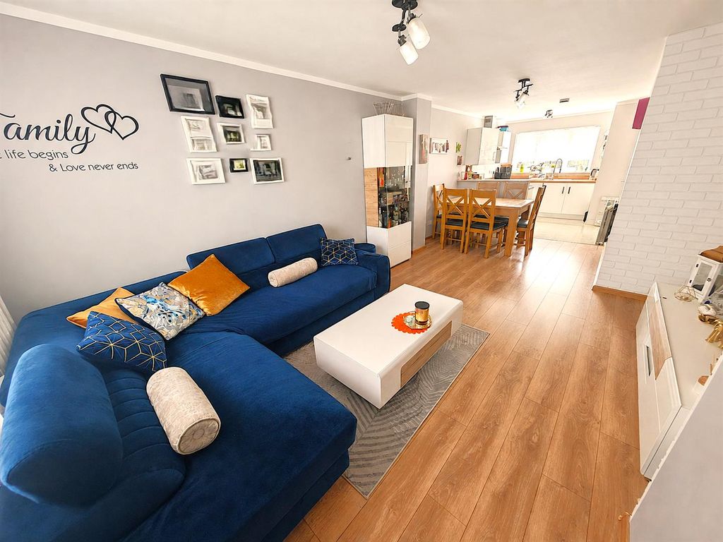 Property photo 2 of 31 Living Room 1.Png