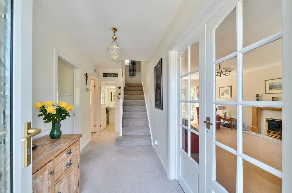 Property photo 3 of 20 1298401-9-682De9B...