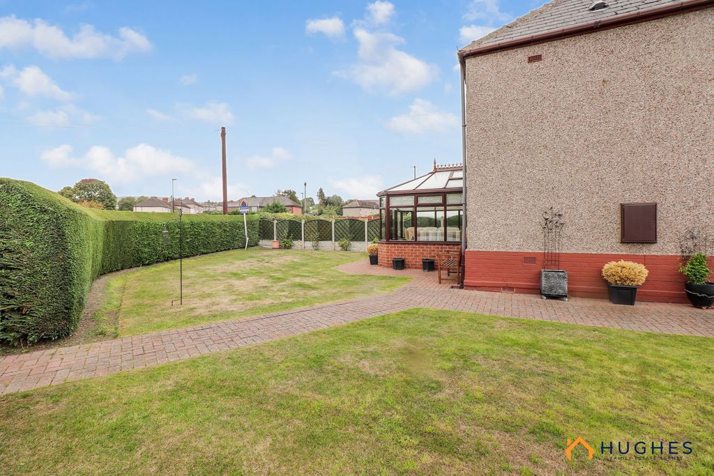 Property photo 2 of 25