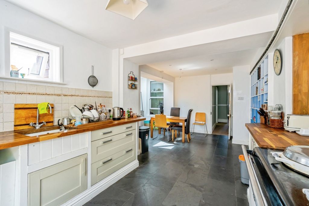 Property photo 2 of 17 Pbox-Img.Jpg