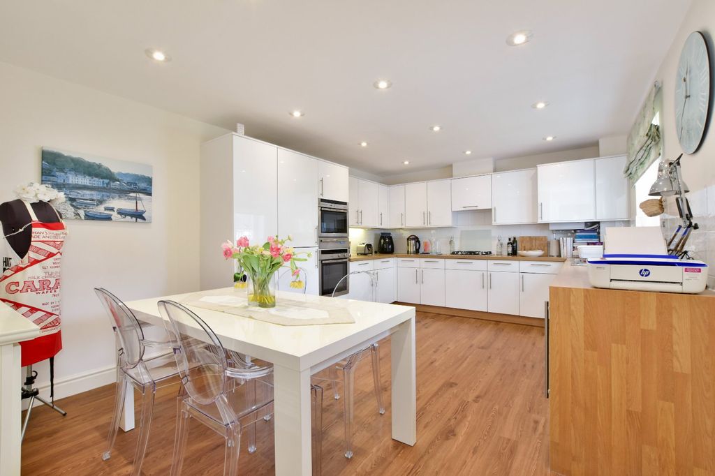 Property photo 3 of 15 Kitchen Diner