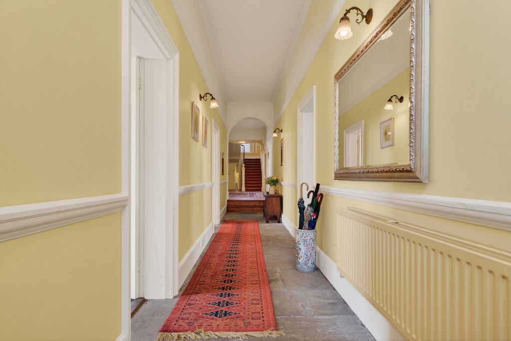 Property photo 2 of 48