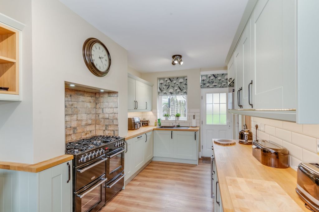 Property photo 3 of 23