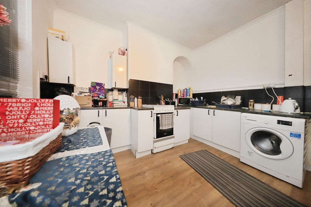 Property photo 3 of 16