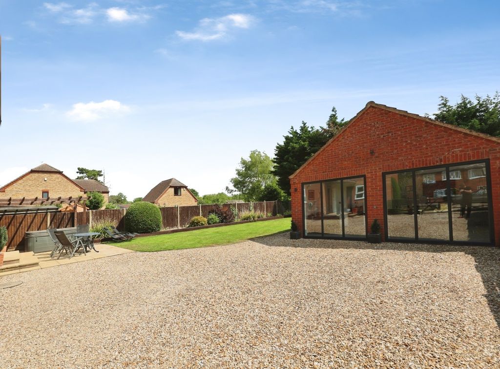Property photo 3 of 32 5266533