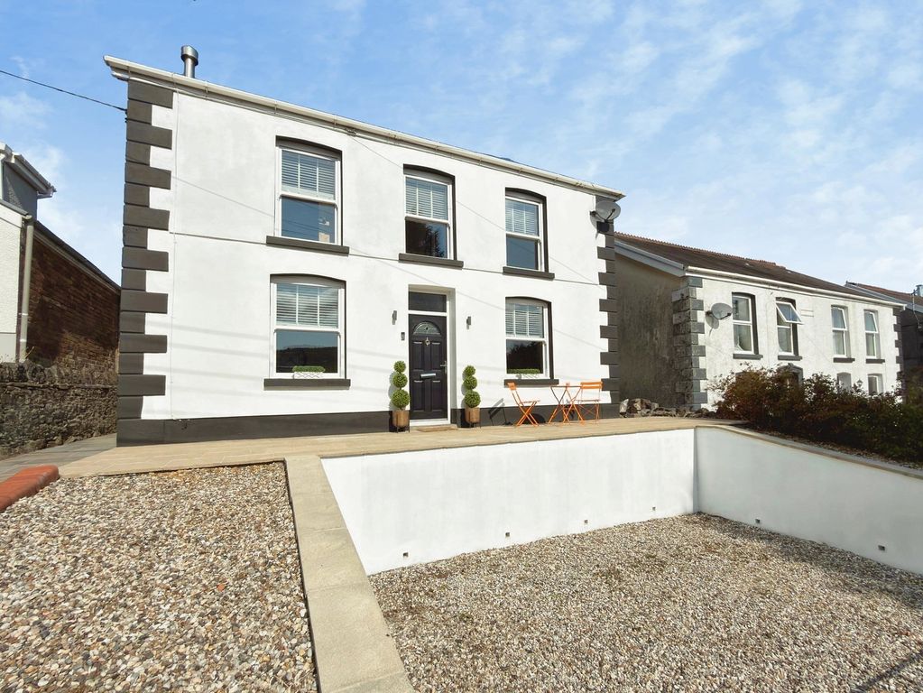 Property photo 1 of 36