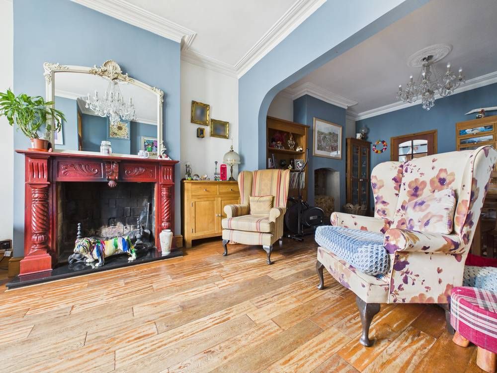 Property photo 2 of 22 Giraffe360-Still028