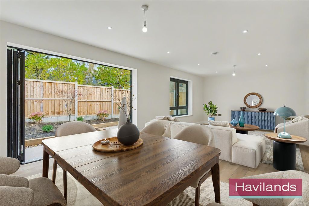 Property photo 2 of 23 50 Beechdale N21 3Qg-Virtual Staging-1.Jpg