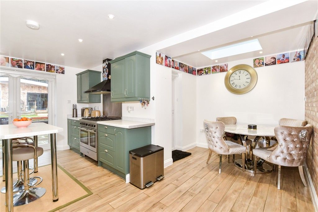 Property photo 3 of 16 Kitchen/ Breakfast/Diner