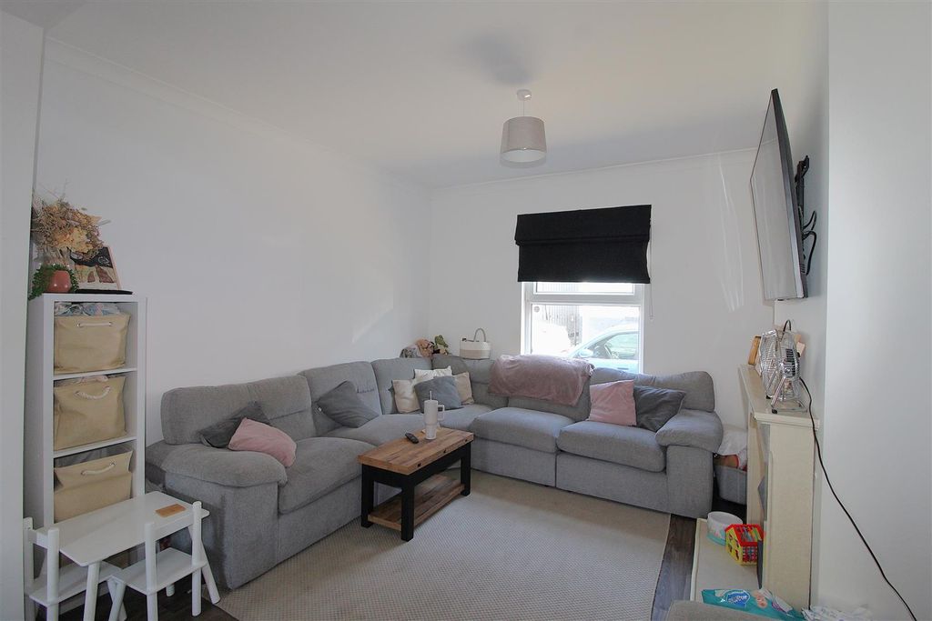 Property photo 3 of 17 Living Room/Dining Room