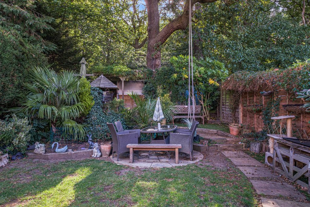 Property photo 2 of 31 Picture No. 18