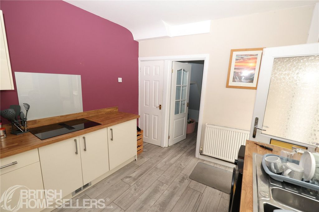 Property photo 3 of 21 Picture No. 13