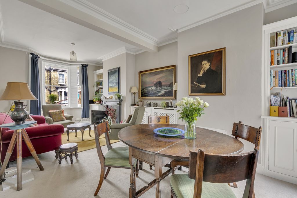 Property photo 1 of 10 Photo 3