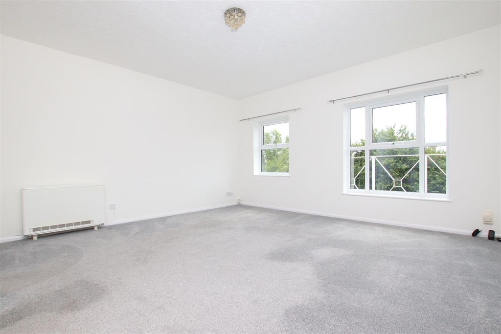 Property photo 2 of 12 Living Room.Jpg