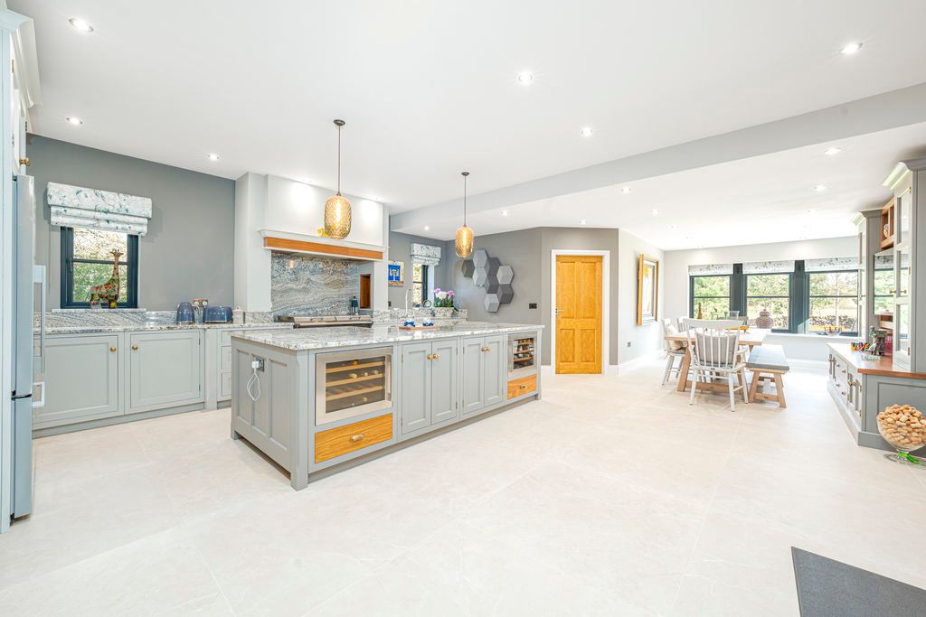 Property photo 3 of 46 Photo 21