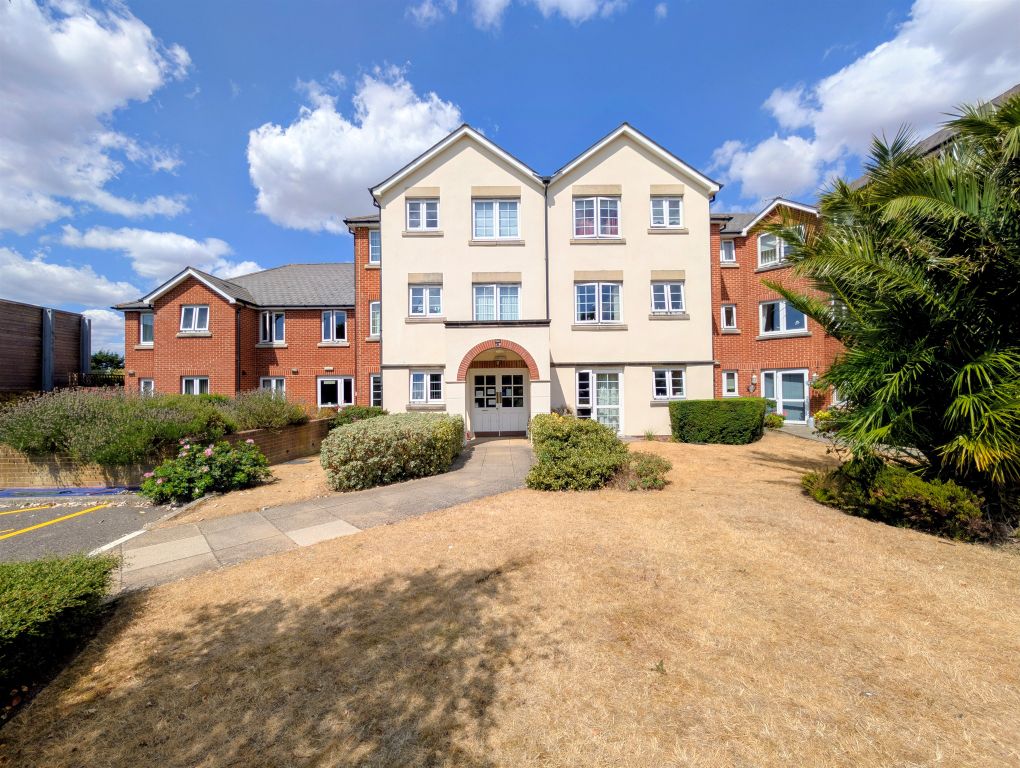 Property photo 1 of 17