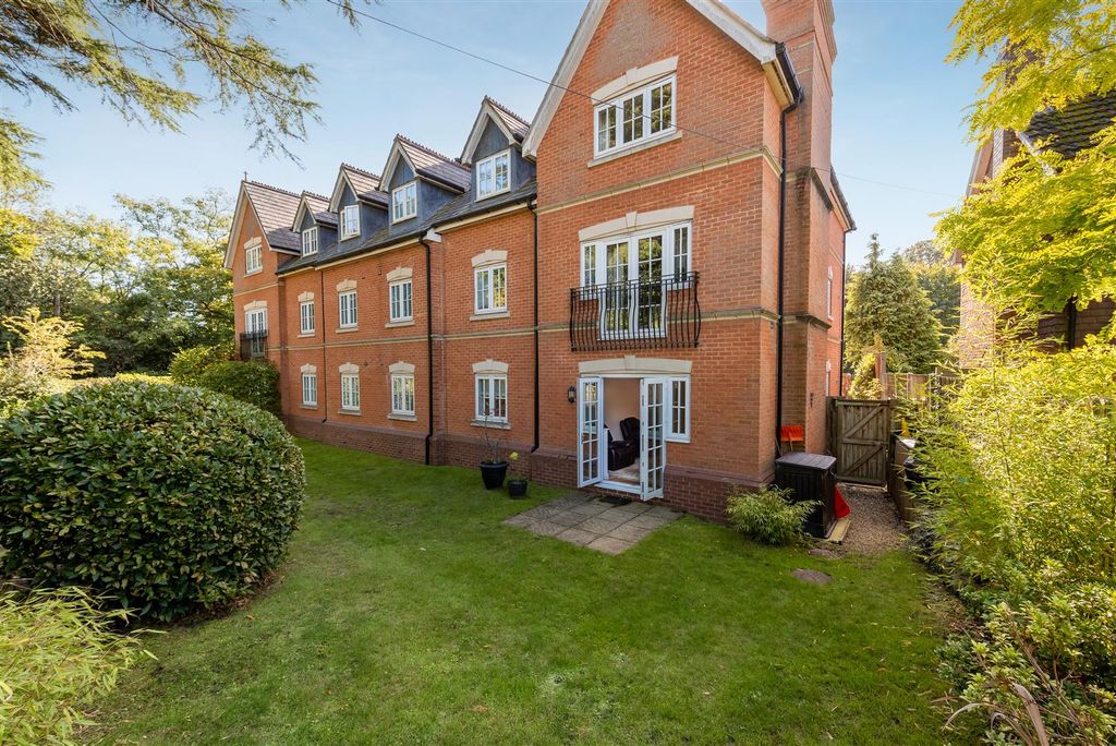 Property photo 1 of 9