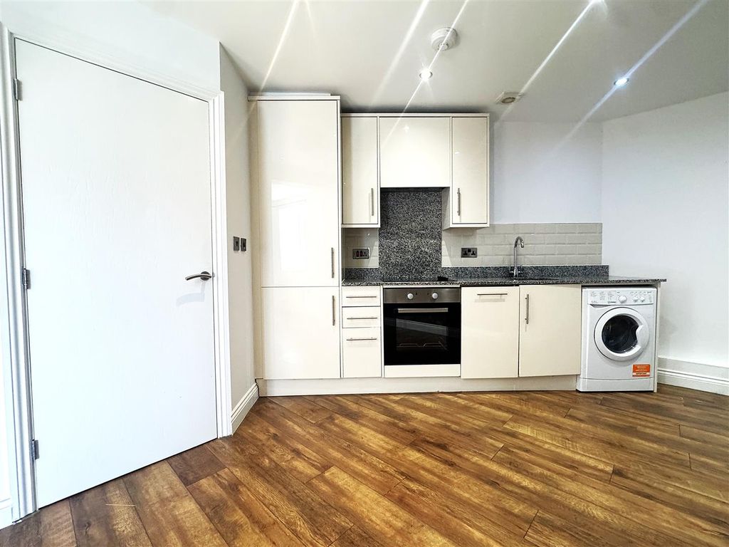 Property photo 2 of 10 Kitchen 2 .Jpg