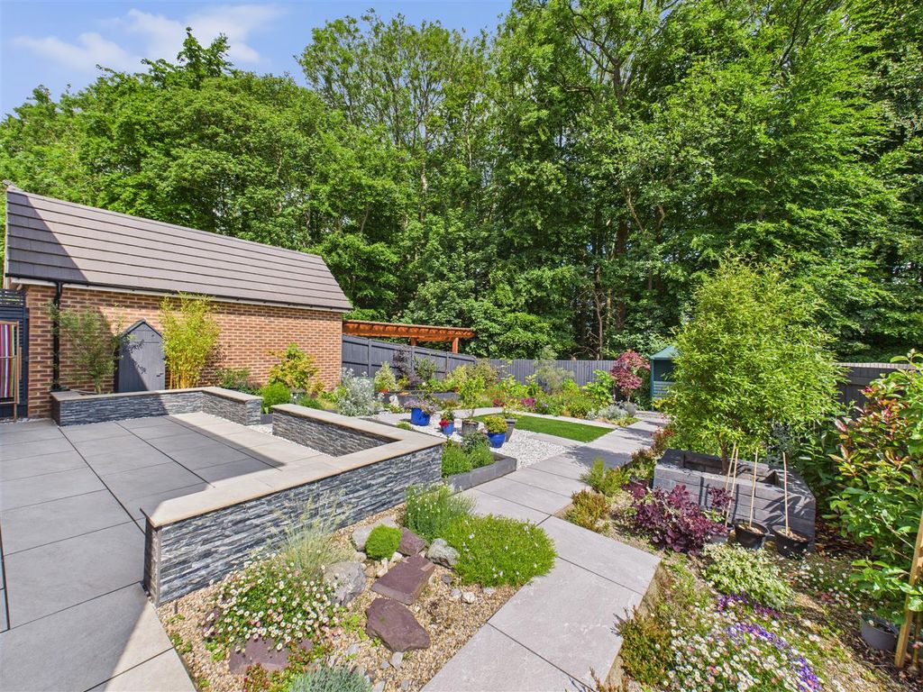 Property photo 3 of 15 Outside