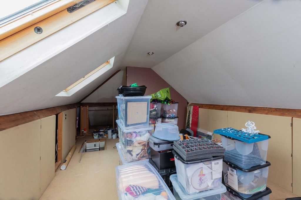 Additional image 9 of 2 bed flat for saleBrunel Road, Maidenhead SL6