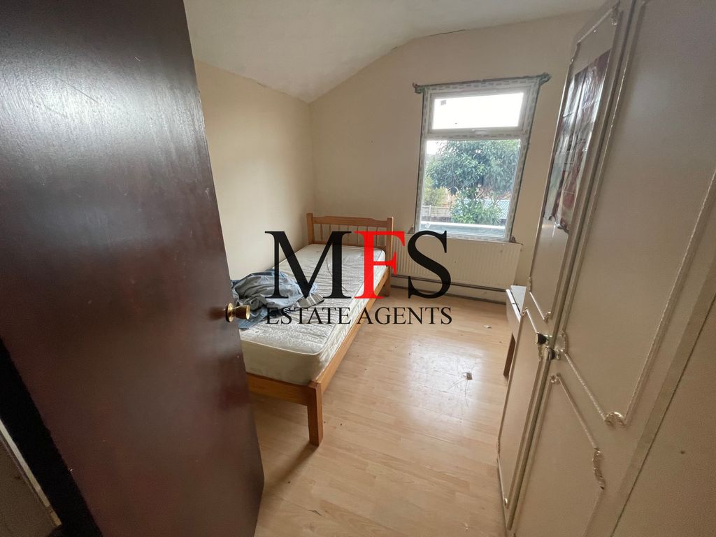 Property photo 3 of 9 Photo 3