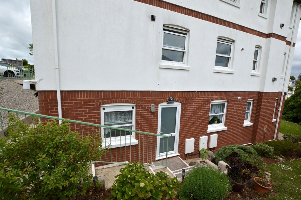 Property photo 2 of 14 Picture No. 18