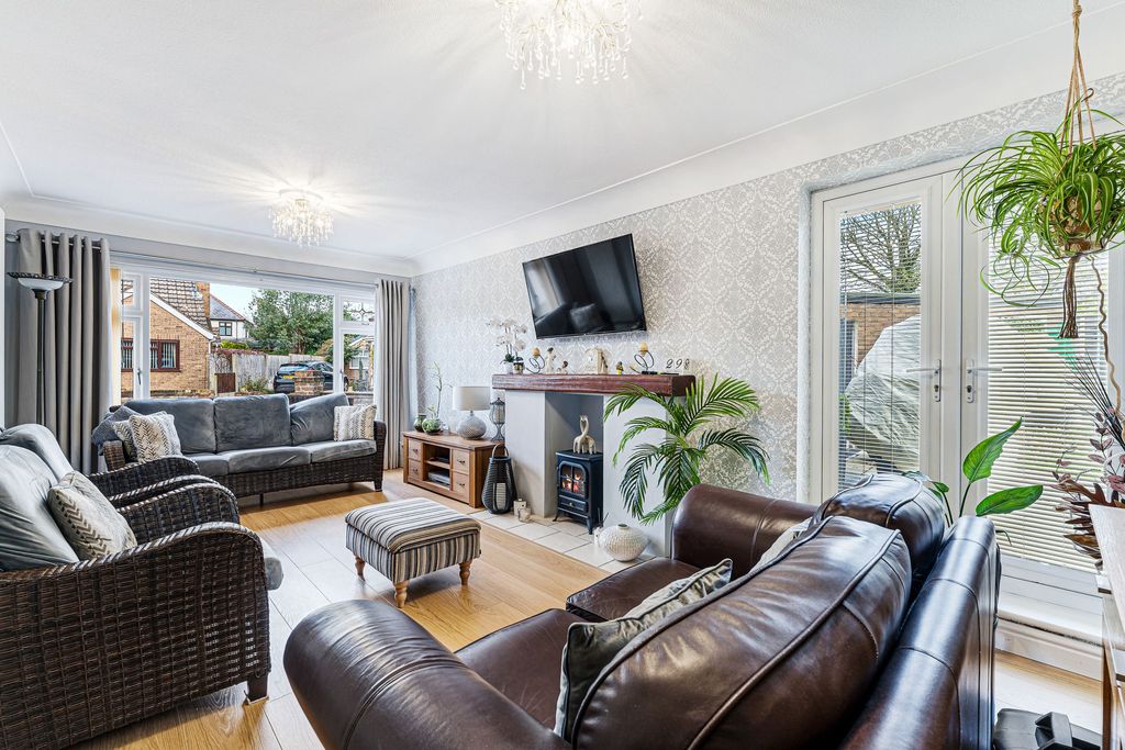 Property photo 3 of 24