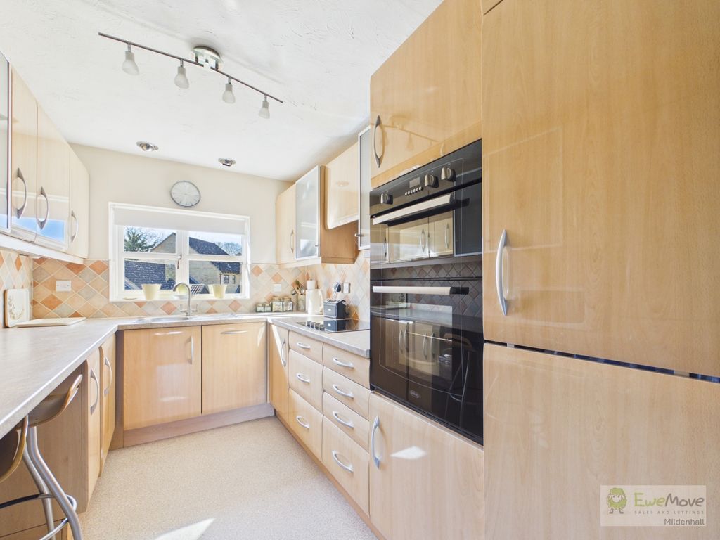 Additional image 5 of 2 bed flat for saleShip Gardens, Mildenhall IP28