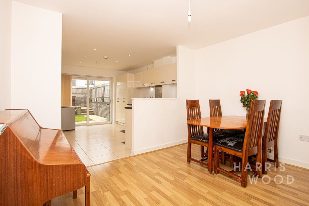 Property photo 3 of 13 4356374