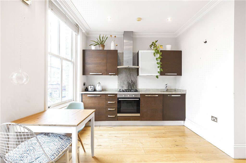 Property photo 3 of 14 Kitchen/Reception