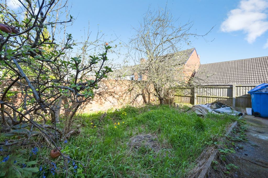 Property photo 2 of 34