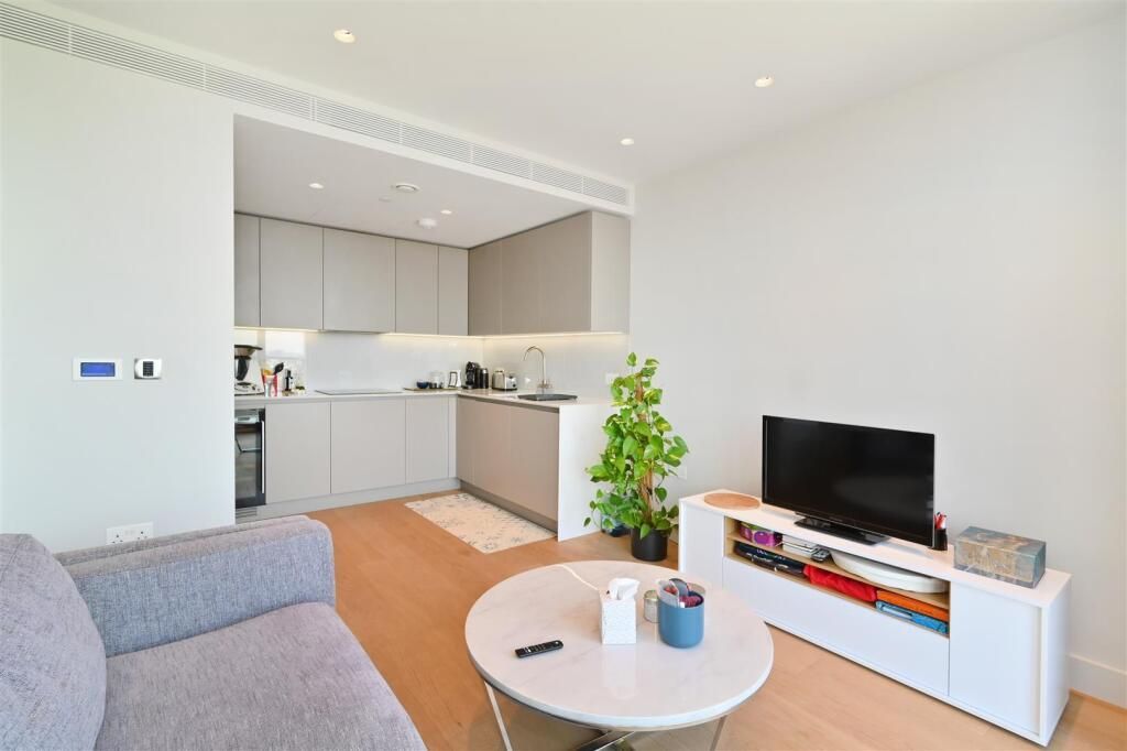Property photo 1 of 2