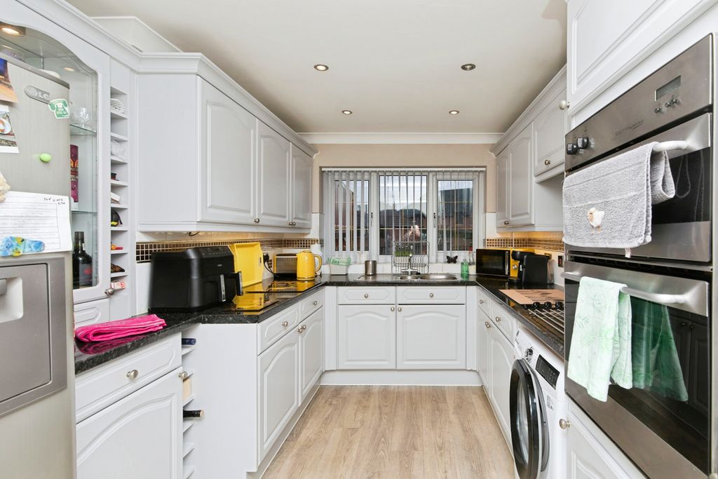 Property photo 3 of 15