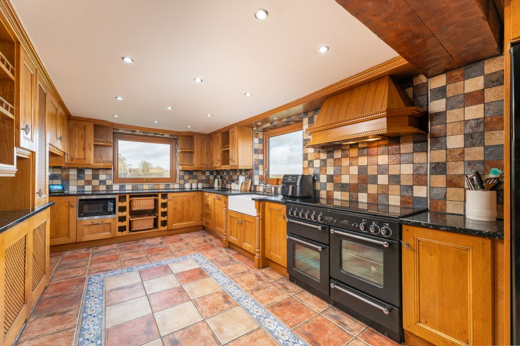 Property photo 3 of 45 Breakfast Kitchen
