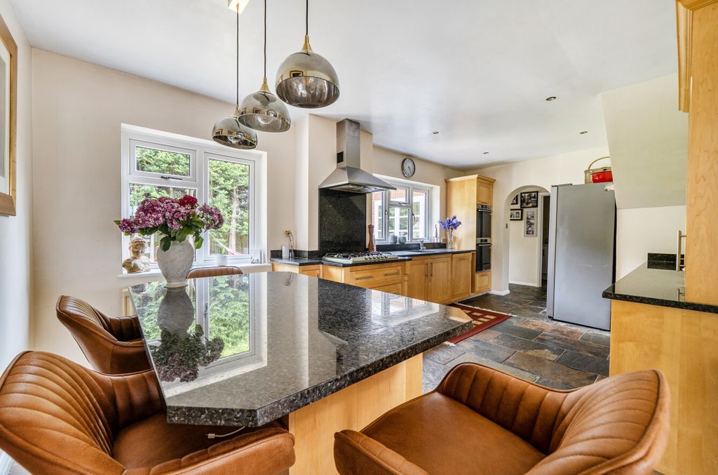 Property photo 2 of 19 1478542-11-6A302B...