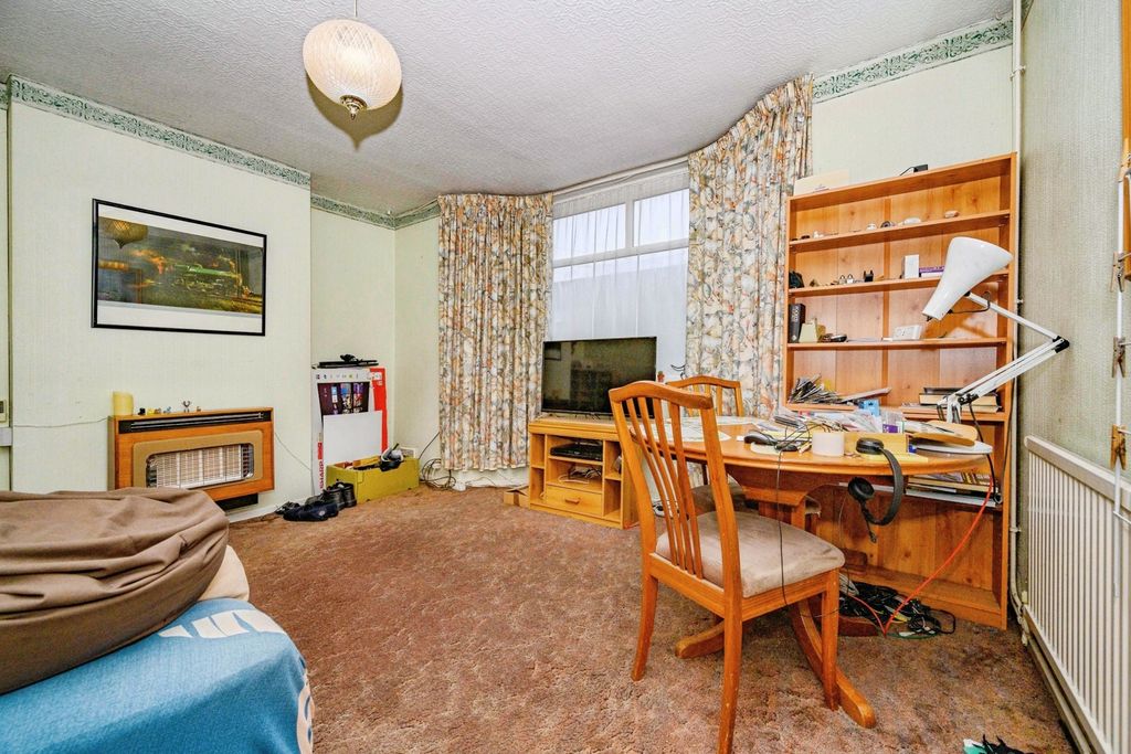 Property photo 3 of 15 Pbox-Img.Jpg