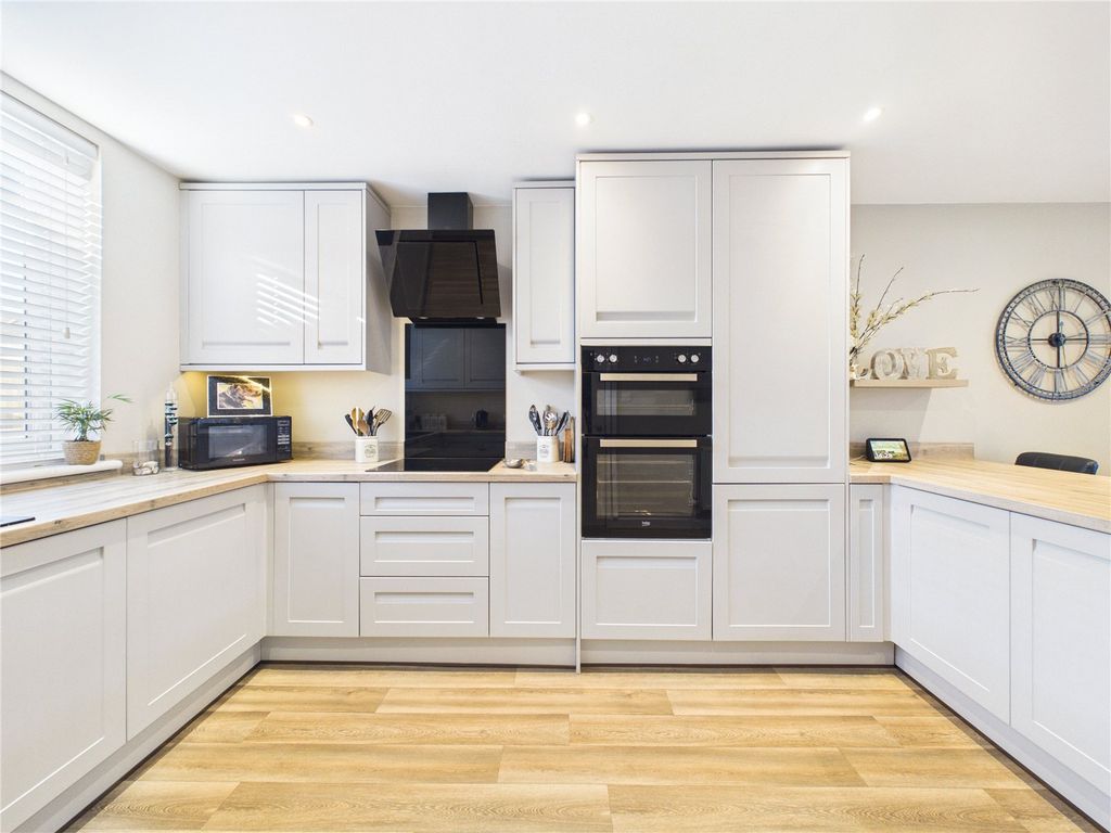 Property photo 1 of 23 Picture No. 30